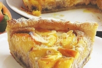 Tarta cu piersici si amaretti